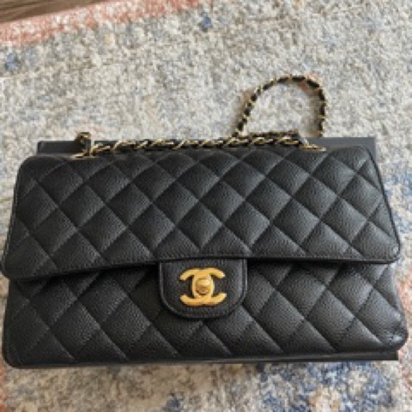Chanel medium GHW - Picture 1 of 10